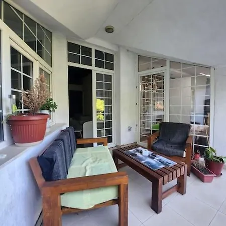 Wenge Apartment Belgrade